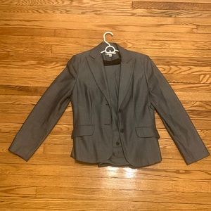 Ann Taylor Factory matching suit jacket & pants. Gray. Jacket 4. Pants 6 petite.